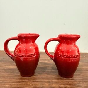 LE CREUSET Salt and Pepper Shakers RED OMBRE